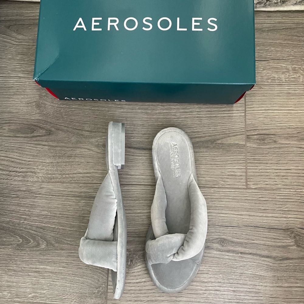 SOLD New Aerosoles Jaxon Velvet Grey Sandals